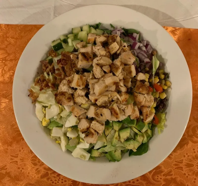 Grilled Chicken Salad with fresh vegetables